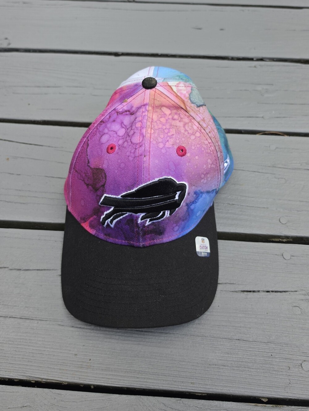 Buffalo Bills New Era Mens NFL Crucial Catch 39THIRTY Tie-Dye Hat Cap